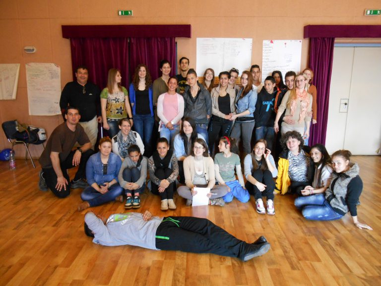 2011. Önkéntesség – tenni valakiért, vagy egy számunkra fontos cél érdekében: egyszerűen jó